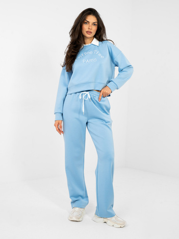 Pastelowy niebieski dresowy komplet z kołnierzykiem