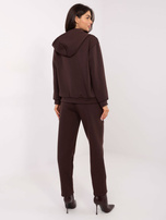 Ciemnobrązowy casualowy komplet z broszkami