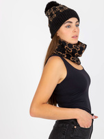 Hurt Czarno-camelowa damska czapka zimowa we wzory 