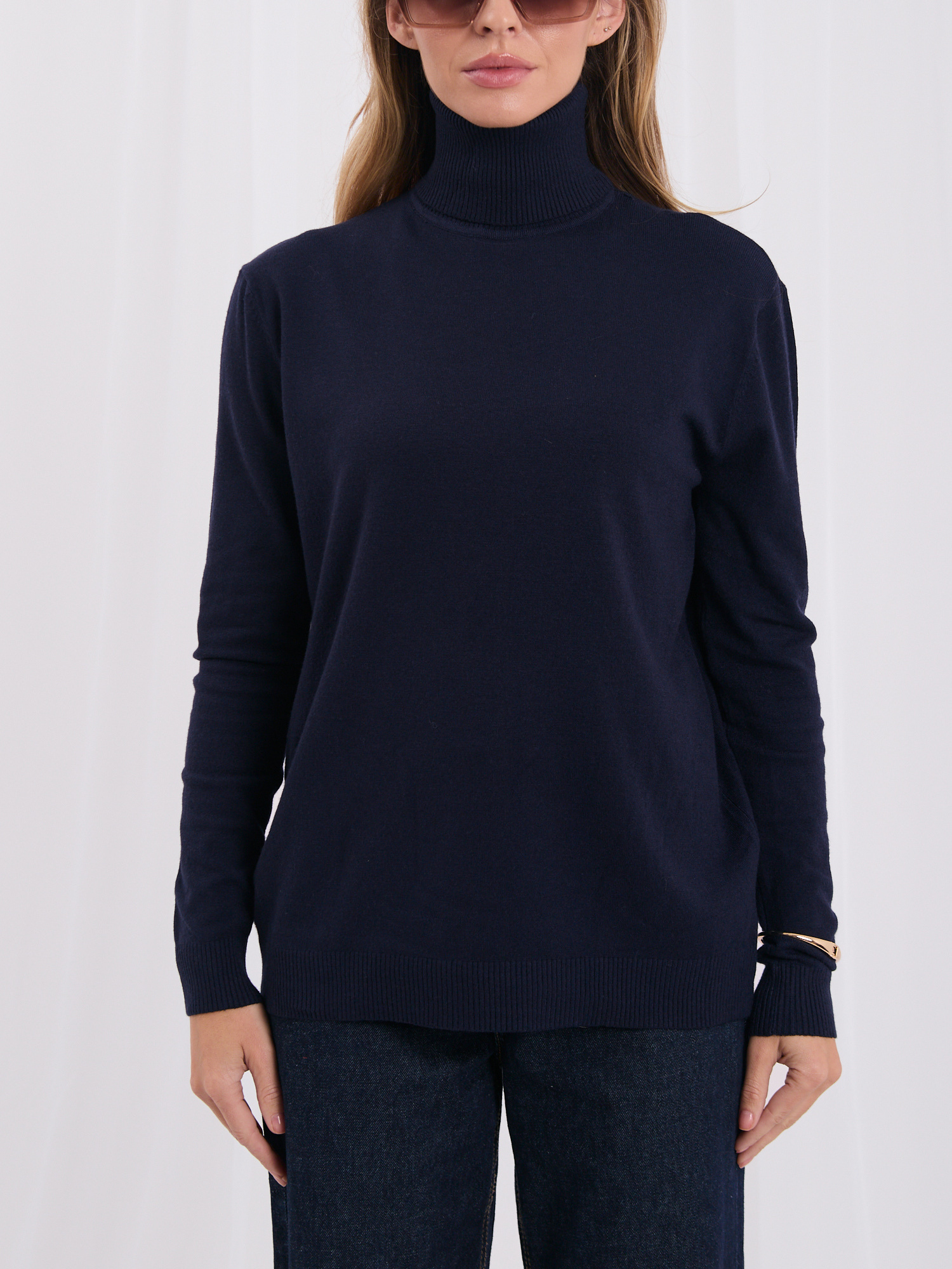 Granatowy damski sweter basic z golfem