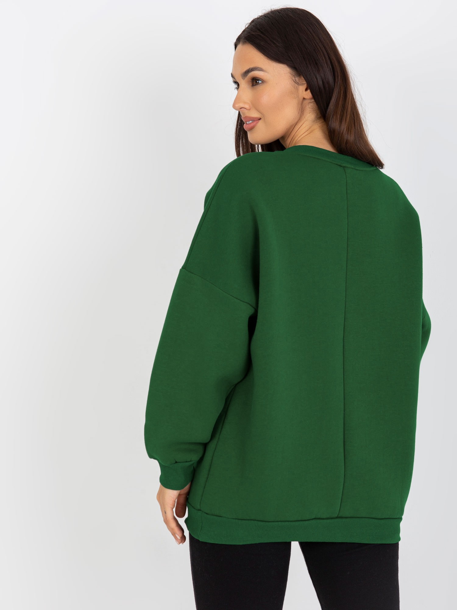 Hurt Ciemnozielona dresowa bluza bez kaptura z naszywkami 