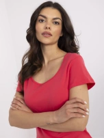 Koralowy dopasowany t-shirt basic z bawełny