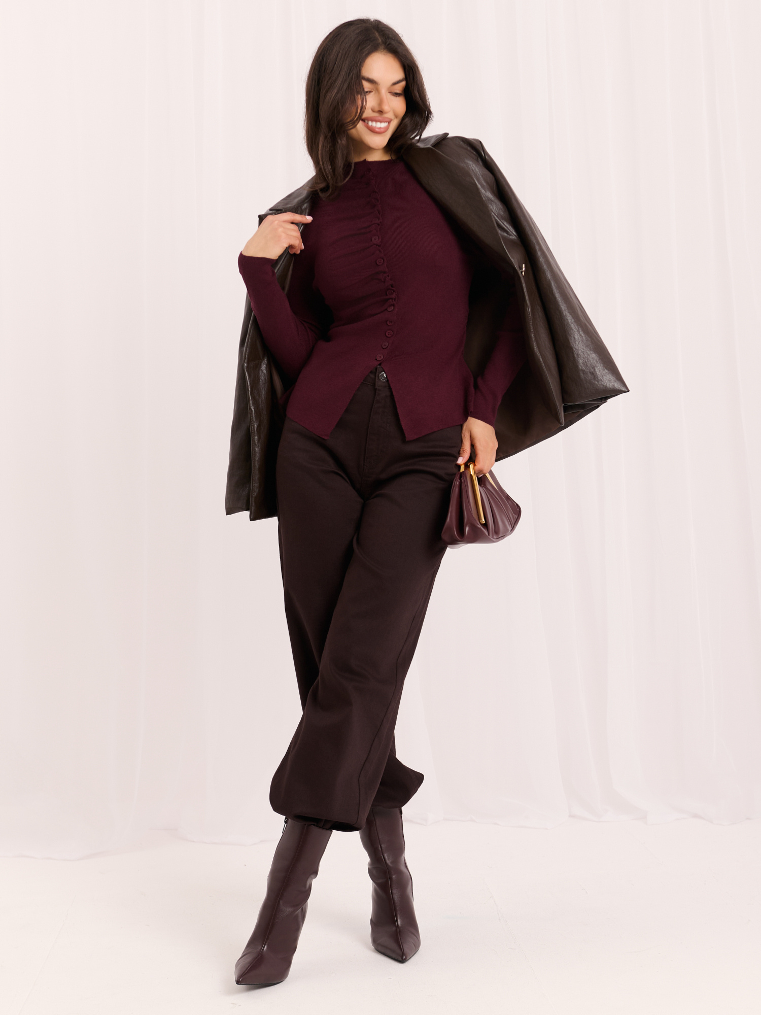 Bordowy elegancki sweter ze stójką
