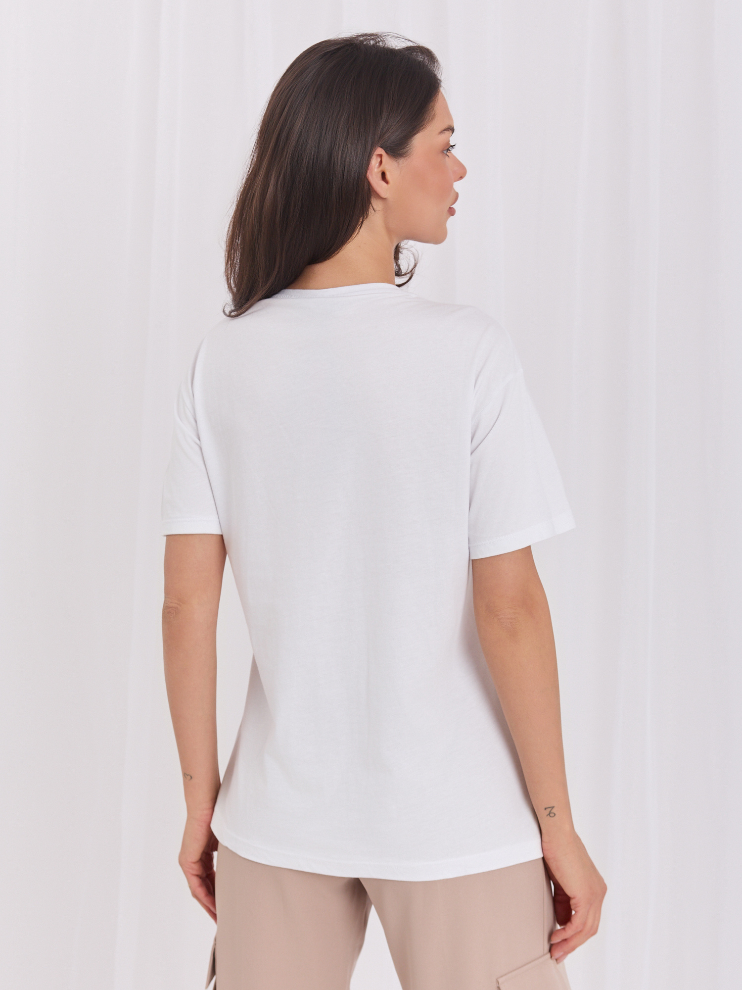 Biały bawełniany t-shirt z aplikacjami Gabee