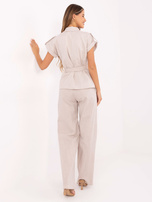 Beżowy letni komplet z prostymi spodniami