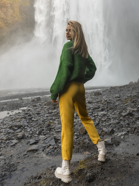 Hurtownia internetowa Ciemnożółte spodnie z materiału z prostą nogawką