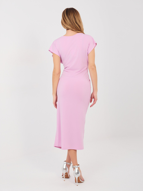 Liliowa koktajlowa sukienka z rozcięciem