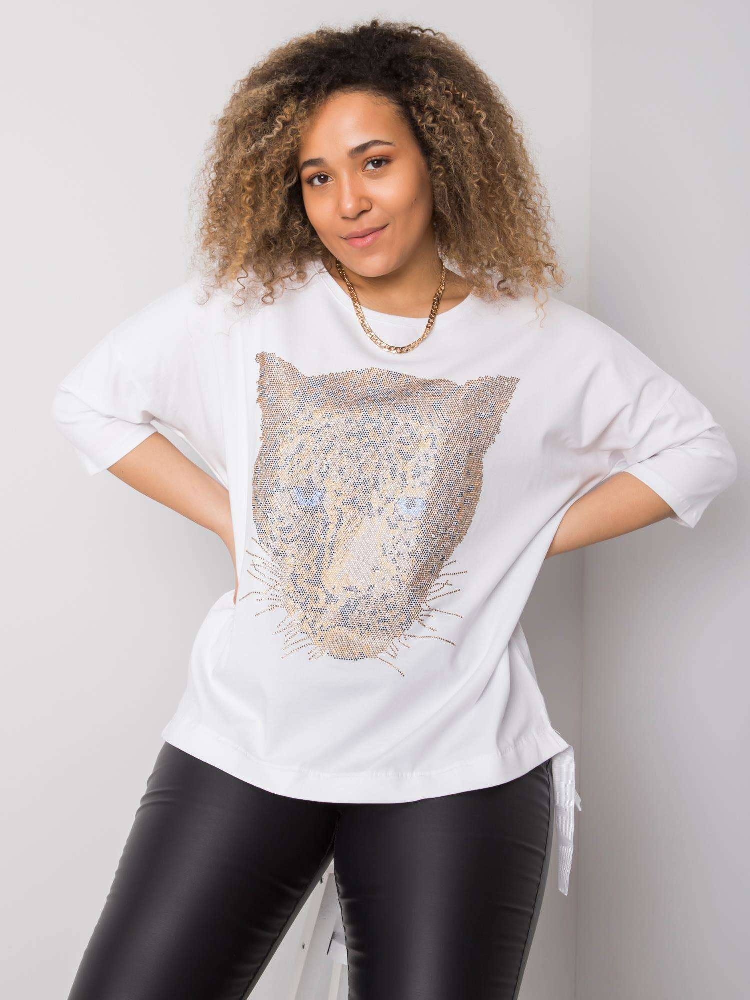 White plus size blouse with Darren applique