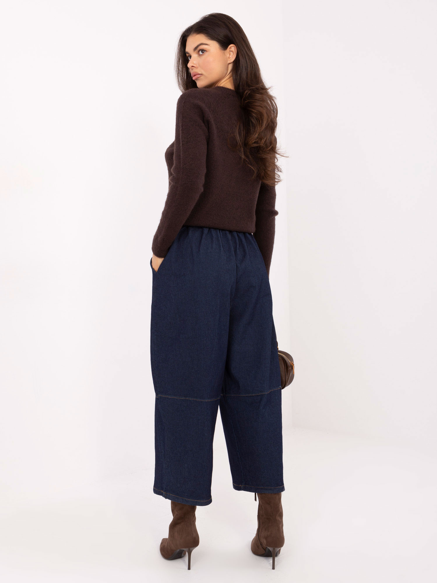 Navy wide 7/8 jeans.