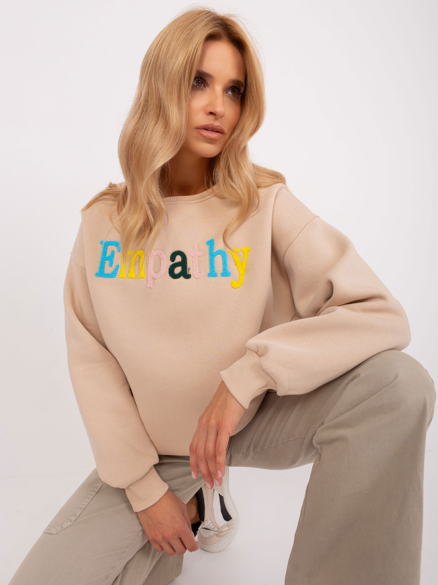 Online-Großhandel Beige Sweatshirt ohne Kapuze.