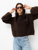 Czekoladowy sweter oversize z domieszką wełny