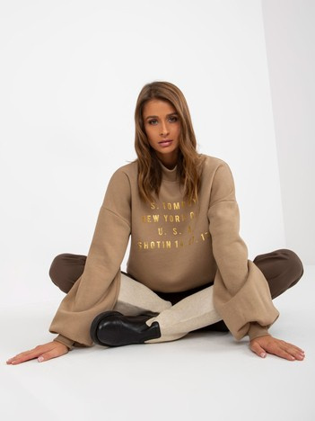 Hurt Ciemnobeżowa dresowa bluza z nadrukiem i golfem