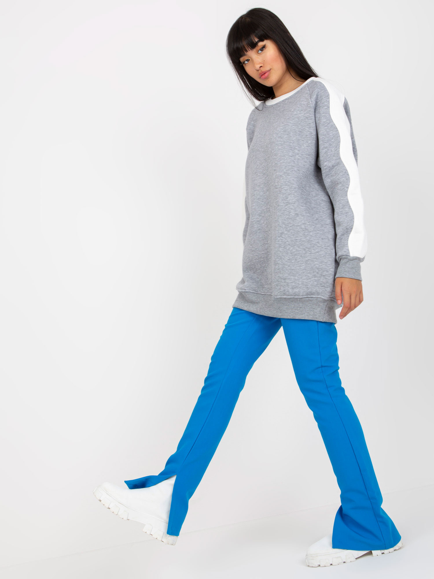 Hurtownia Szaro-biała dresowa bluza basic bez kaptura RUE PARIS