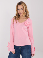 Jasnoróżowa damska bluzka z ozdobnymi różami