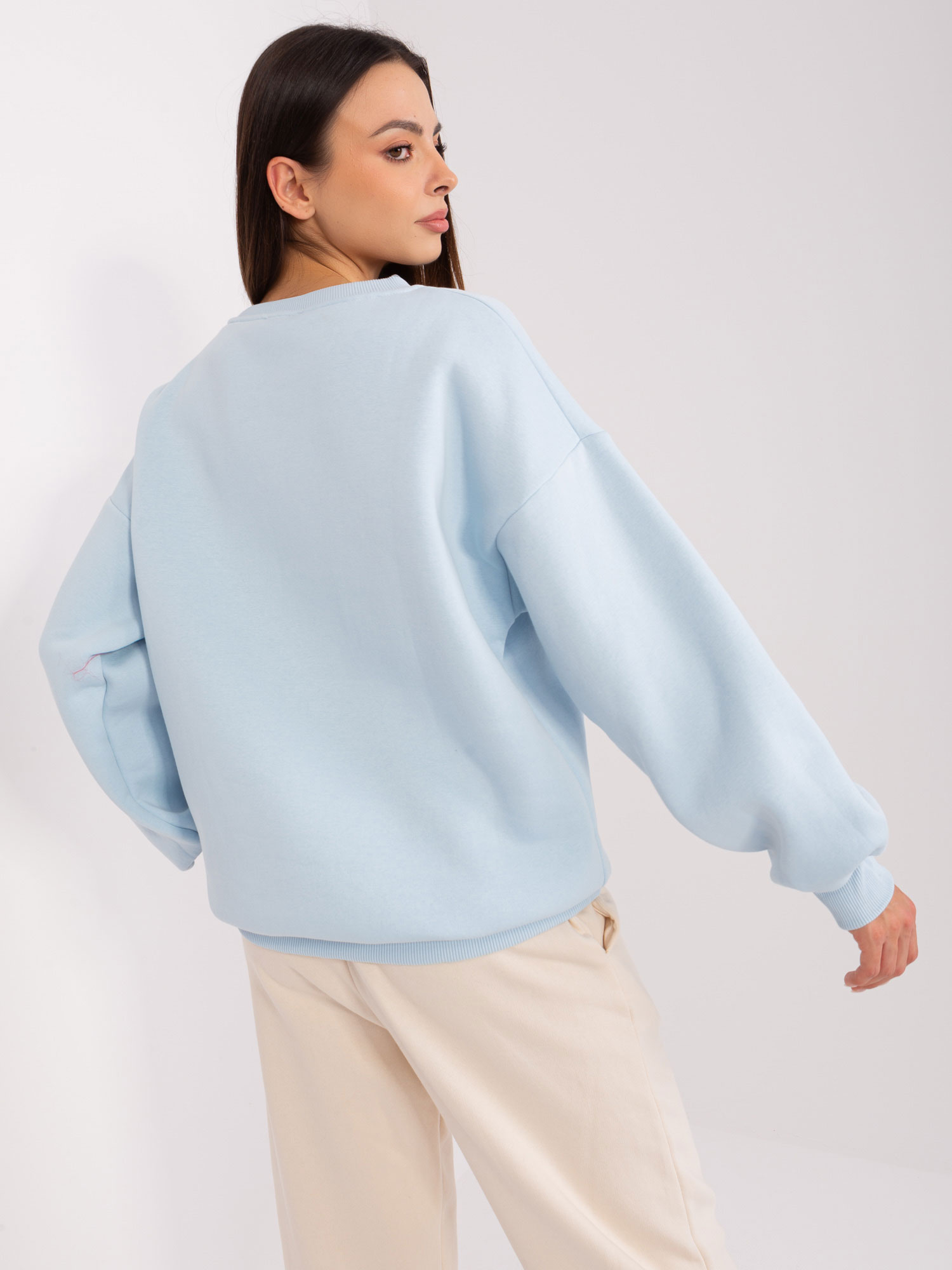 Jasnoniebieska bluza bez kaptura o kroju oversize