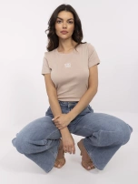 Beżowa bluzka z wyhaftowanym napisem