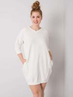 Ecru bawełniana sukienka plus size Karissa