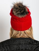 Red cap with ribbing and fur pompom 