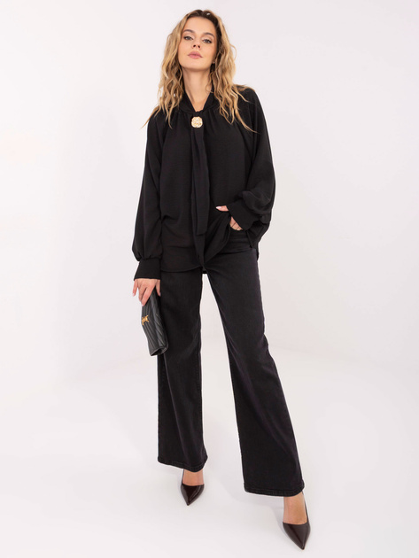 Czarna koszulowa bluzka o luźnym kroju