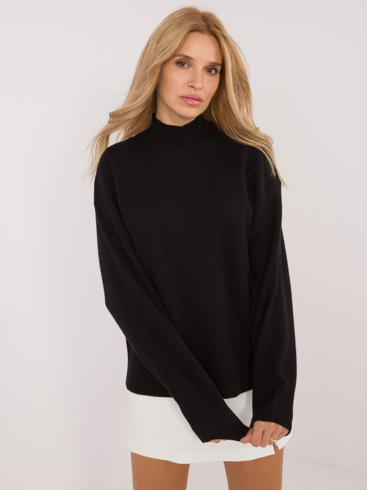Sweter czarny