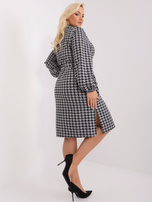 Hurt Szaro-czarna elegancka sukienka plus size w pepitkę