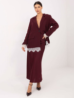 Burgundowa damska marynarka z białą koronką  