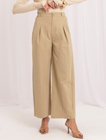 Béžové dámske nohavice culottes s záhybmi.