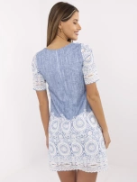 Niebieska elegancka sukienka we wzory Lidija