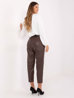 Ciemnobrązowe spodnie z ekoskóry z kieszeniami RUE PARIS 