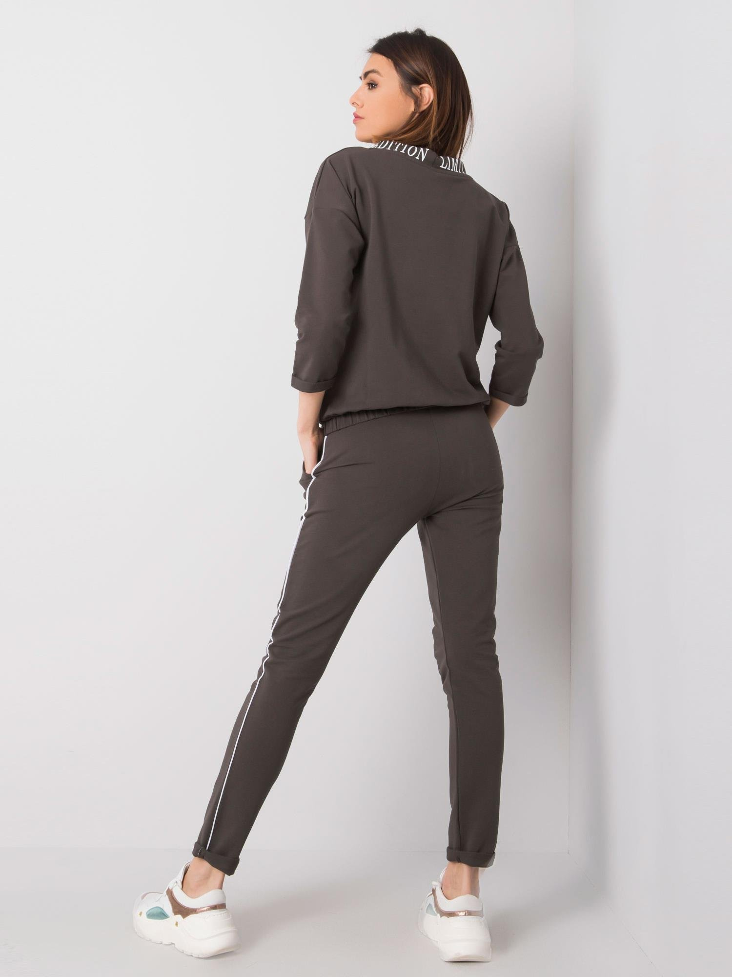 Temno khaki casual komplet Kadeesha.