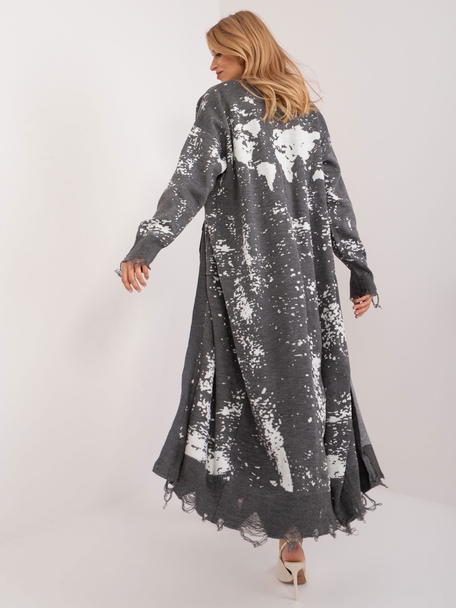 Dunkelgrauer langer Damen-Kardigan mit Print.