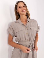 Beżowy krótki kombinezon na lato