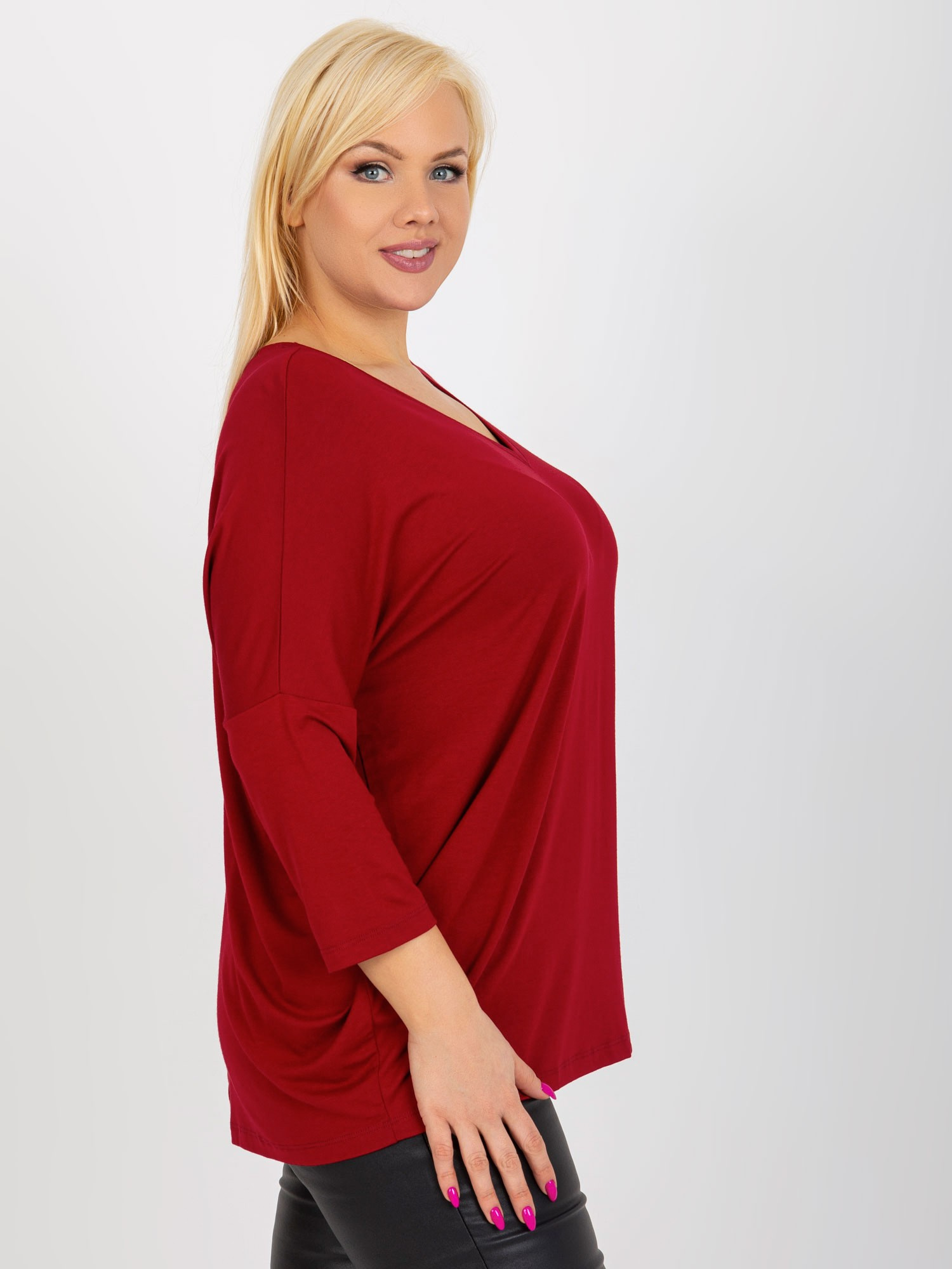 Bordowa codzienna bluzka plus size basic z wiskozy