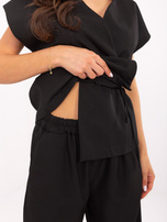 Czarny garniturowy komplet z wiązaniem