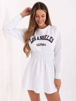 Biała dresowa sukienka z gumką w talii