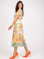 Pomarańczowa sukienka midi z printami