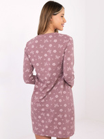 Brudnoróżowa nocna koszula z guzikami przy dekolcie