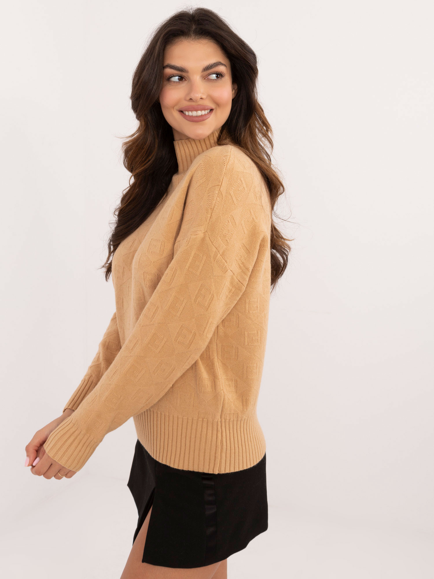 Sweter camelowy