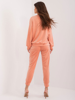 Hurt Brzoskwiniowy komplet welurowy ze spodniami