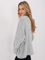 Szary sweter boucle z domieszką wełny