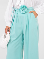 Miętowe garniturowe spodnie z zakładkami RUE PARIS
