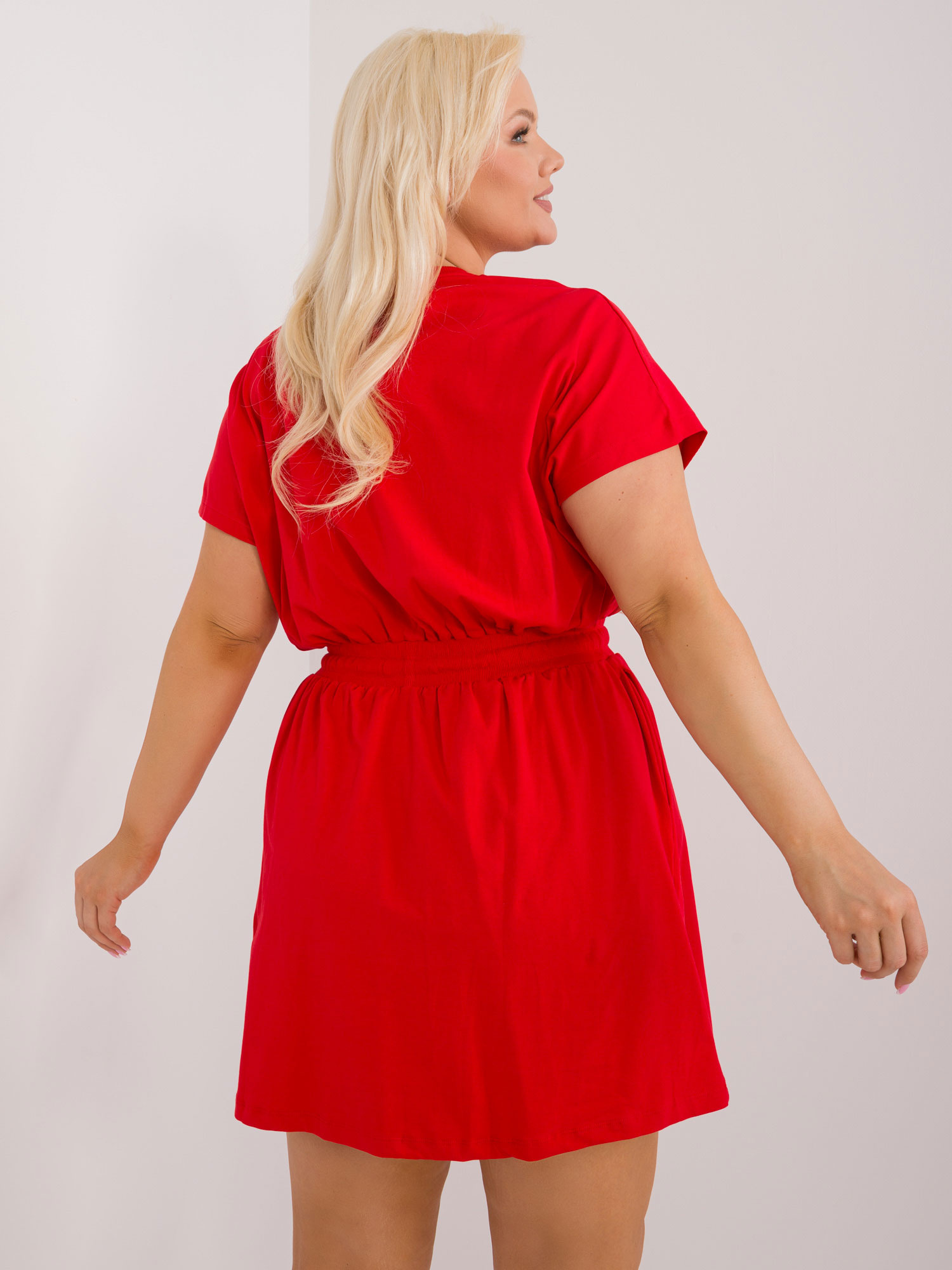 Hurt Czerwona sukienka plus size z gumką w pasie 