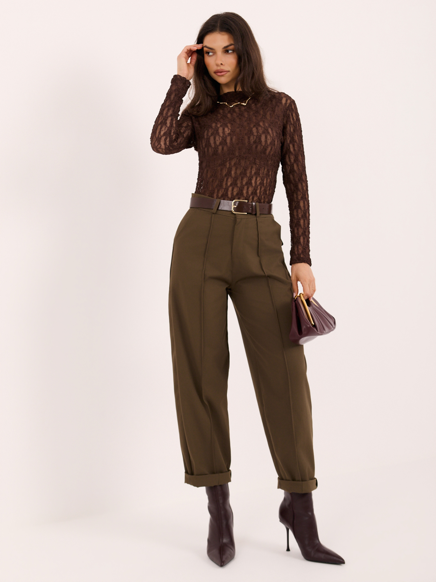 Khaki eleganckie spodnie marchewki z paskiem