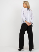 Hurt Biała damska bluzka wizytowa z koronką i wiązaniem