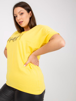 Żółty t-shirt plus size z aplikacją
