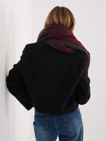 Szaro-czerwony szal w geometryczny wzór