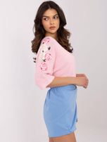 Hurt Jasnoróżowy sweter z nadrukiem w kwiaty