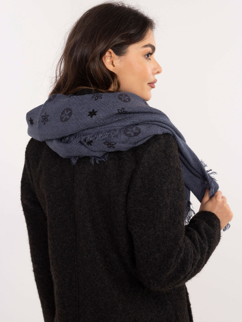 Hurtownia Granatowy damski szal z nadrukiem
