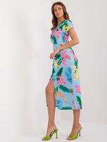 Hurt hellblaues Damenkleid mit exotischen Drucken.