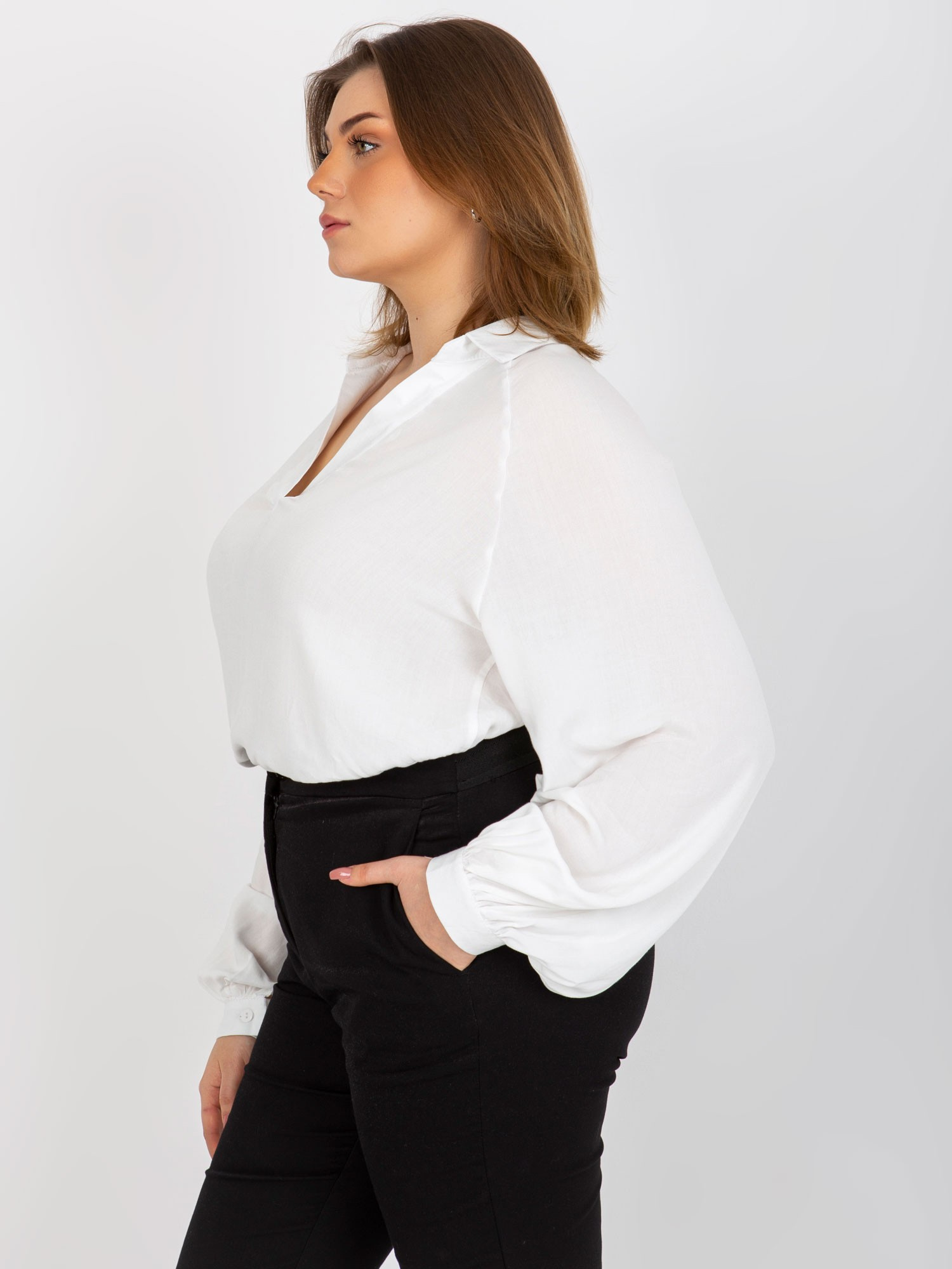 Hurt Ecru koszulowa bluzka plus size z kołnierzykiem 